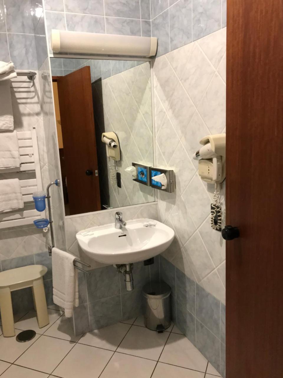 Standard Double Room,736220419:JPEG